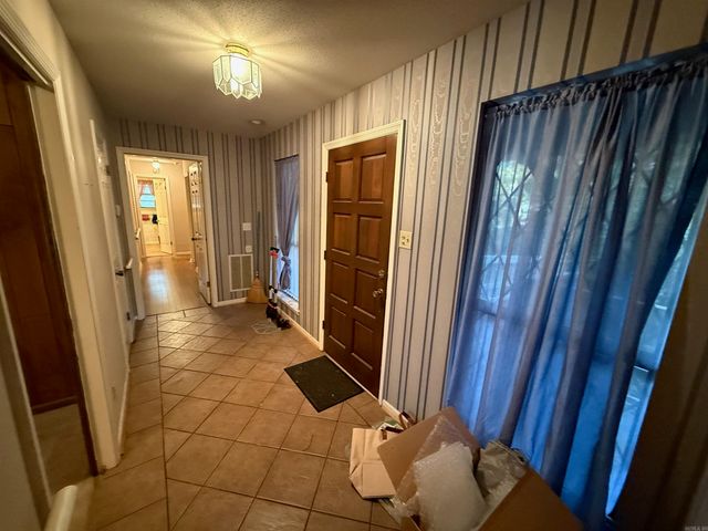 10 Twin Pine Place, Little Rock, AR 72210