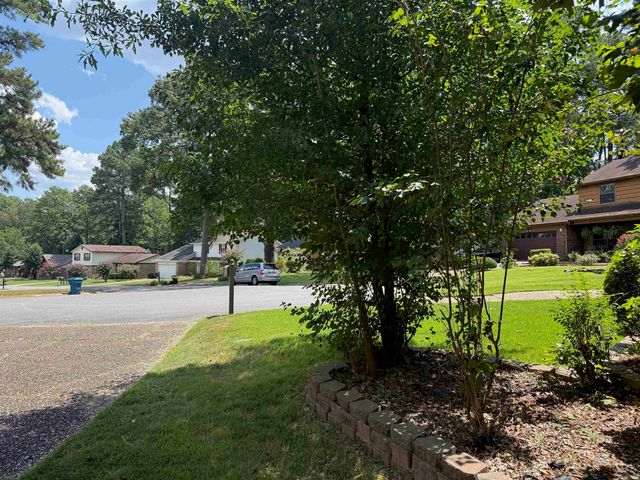 10 Twin Pine Place, Little Rock, AR 72210