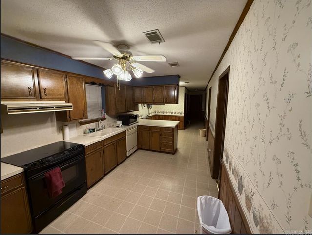 10 Twin Pine Place, Little Rock, AR 72210