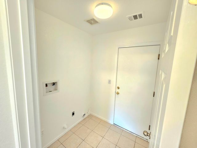 211 Yellowstone Street, Tulare, CA 93274