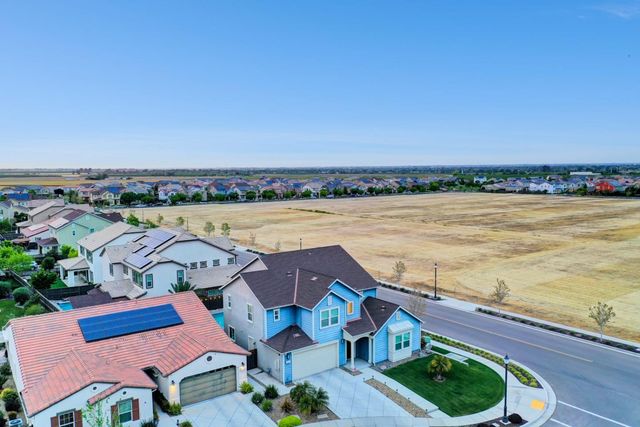 2373 Omega Court, Tracy, CA 95377