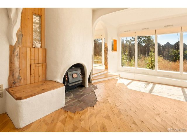 427 S Hemlock St, Crestone, CO 81131