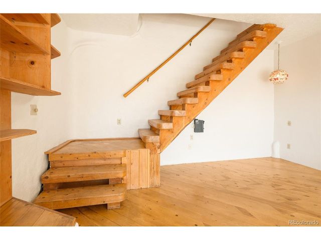 427 S Hemlock St, Crestone, CO 81131