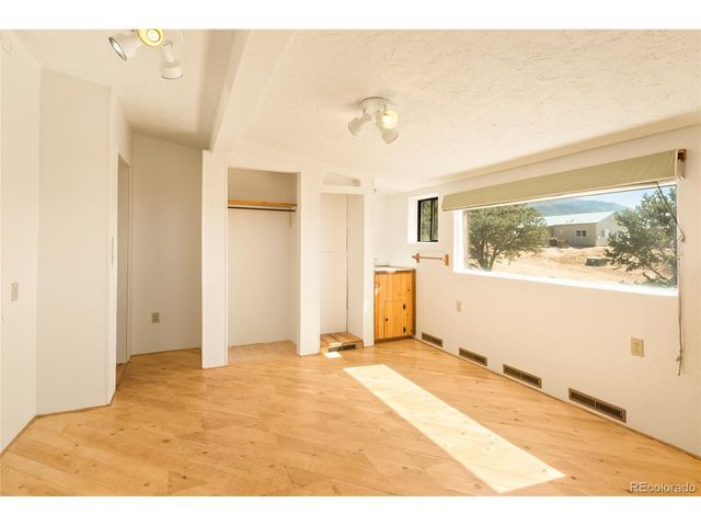 427 S Hemlock St, Crestone, CO 81131