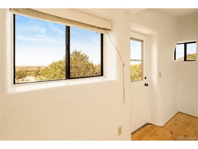 427 S Hemlock St, Crestone, CO 81131