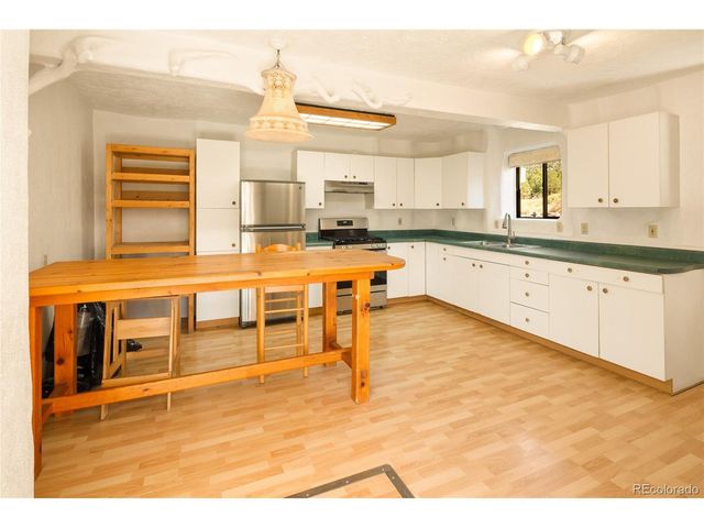 427 S Hemlock St, Crestone, CO 81131