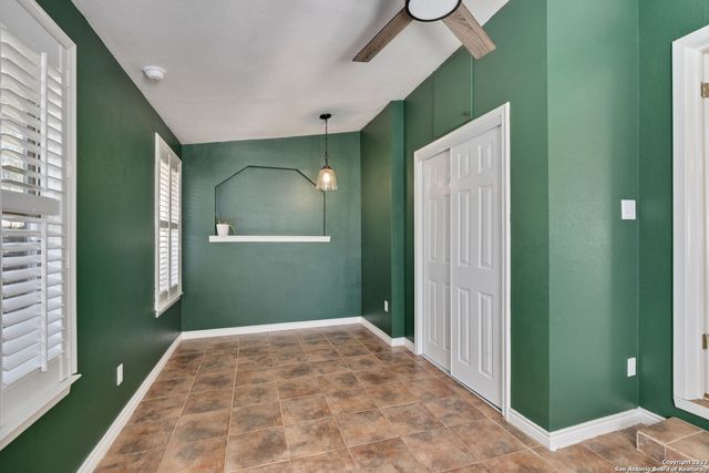431 Irvington Dr, San Antonio, TX 78209