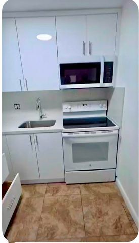 3640 NW 9TH Street 306, Miami, FL 33125