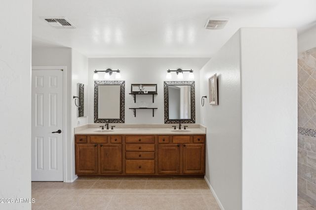 6968 S WILSON Drive, Chandler, AZ 85249