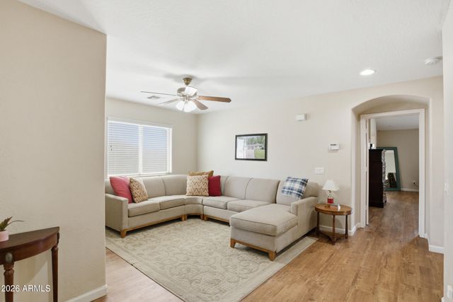6968 S WILSON Drive, Chandler, AZ 85249