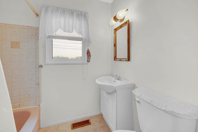 3303 Silverbrook Avenue, La Porte, IN 46350