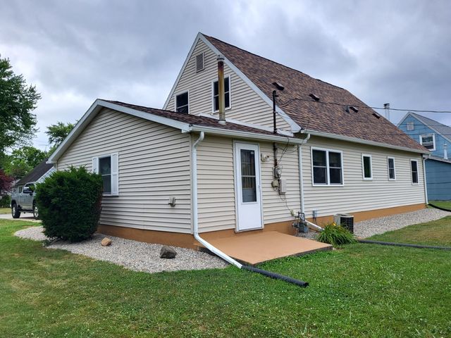 3303 Silverbrook Avenue, La Porte, IN 46350