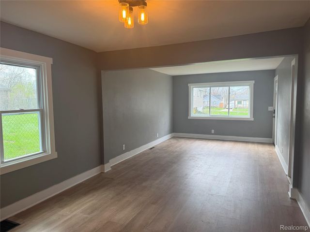106 W Cornell Avenue, Pontiac, MI 48340