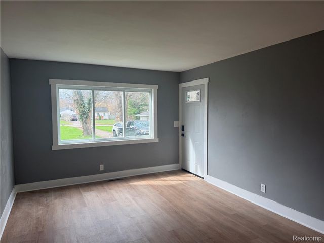 106 W Cornell Avenue, Pontiac, MI 48340