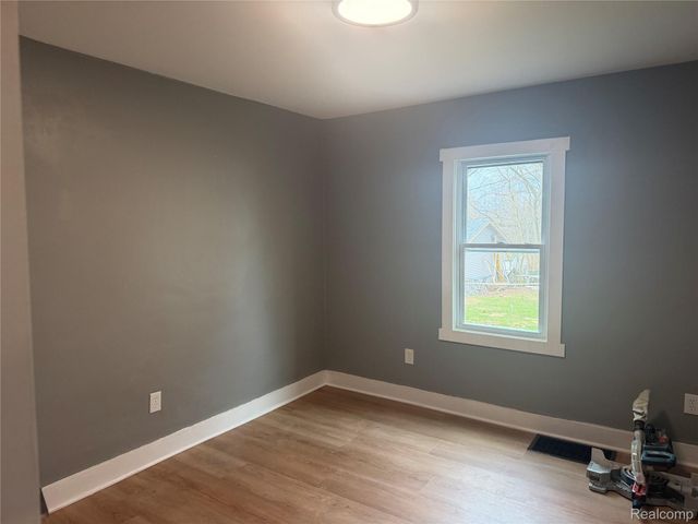 106 W Cornell Avenue, Pontiac, MI 48340