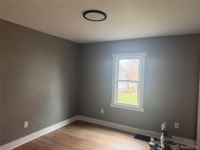 106 W Cornell Avenue, Pontiac, MI 48340