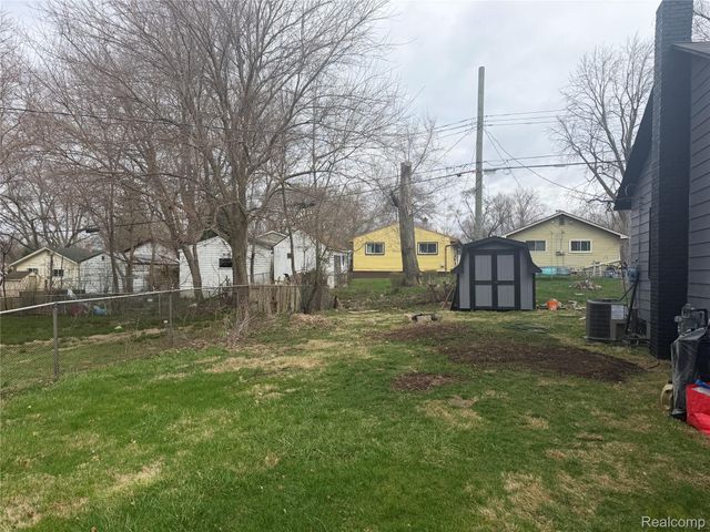 106 W Cornell Avenue, Pontiac, MI 48340