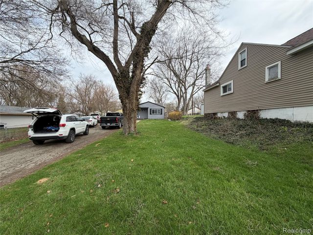 106 W Cornell Avenue, Pontiac, MI 48340