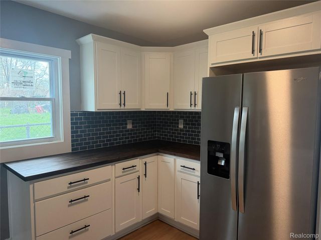 106 W Cornell Avenue, Pontiac, MI 48340
