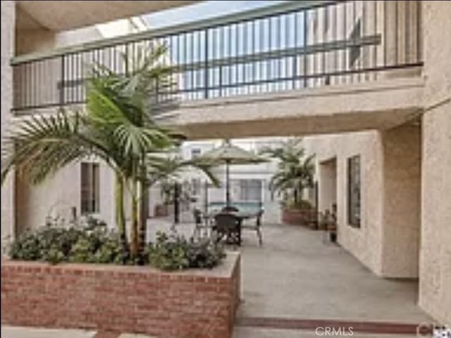 409 Burchett Street 118, Glendale, CA 91203