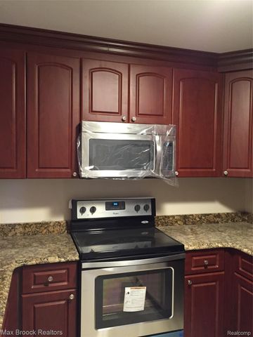 5106 Rock Run, West Bloomfield Charter Township, MI 48322