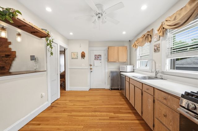 37 Davis St 37, Quincy, MA 02170