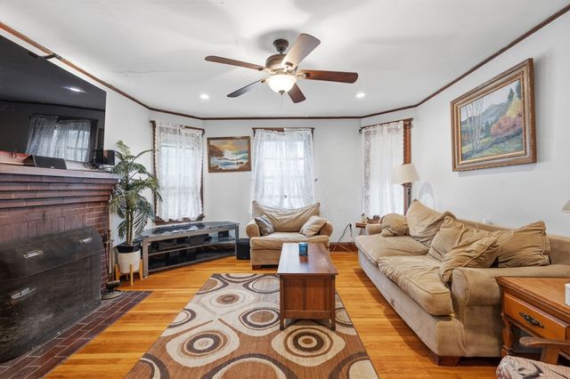 37 Davis St 37, Quincy, MA 02170