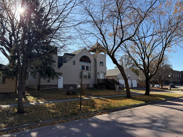 227 W 5th Street, Mankato, MN 56001