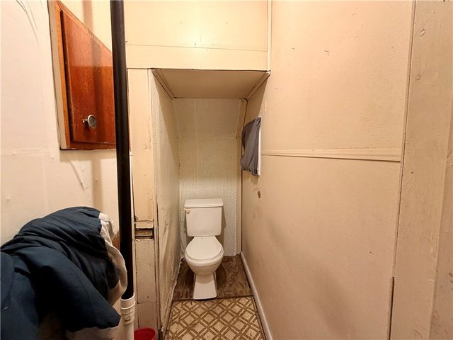 801 Cowan Ave, Jeannette, PA 15644