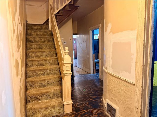 801 Cowan Ave, Jeannette, PA 15644