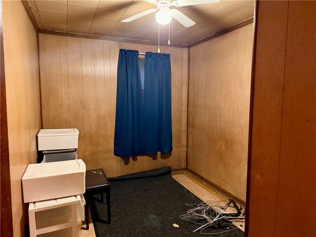 801 Cowan Ave, Jeannette, PA 15644