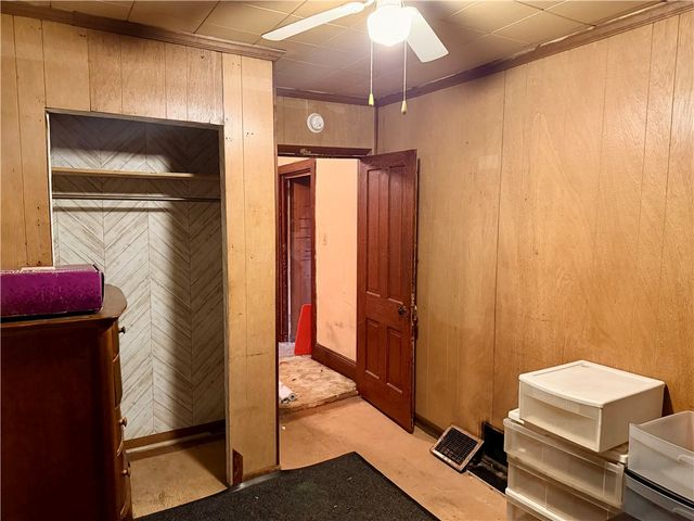 801 Cowan Ave, Jeannette, PA 15644