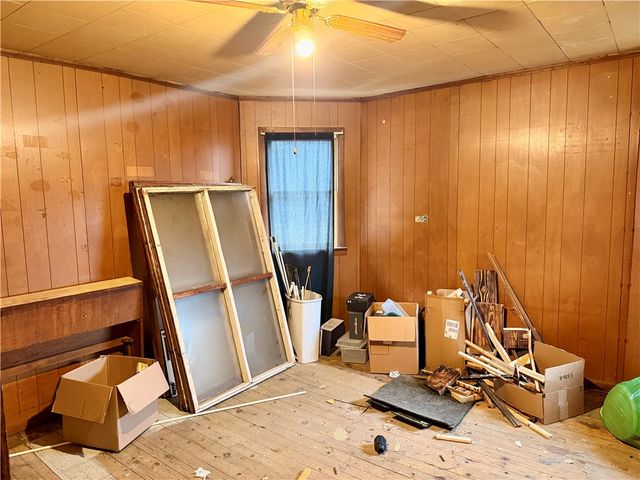 801 Cowan Ave, Jeannette, PA 15644