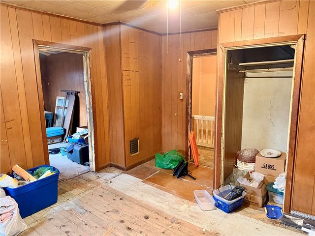 801 Cowan Ave, Jeannette, PA 15644