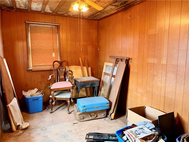 801 Cowan Ave, Jeannette, PA 15644