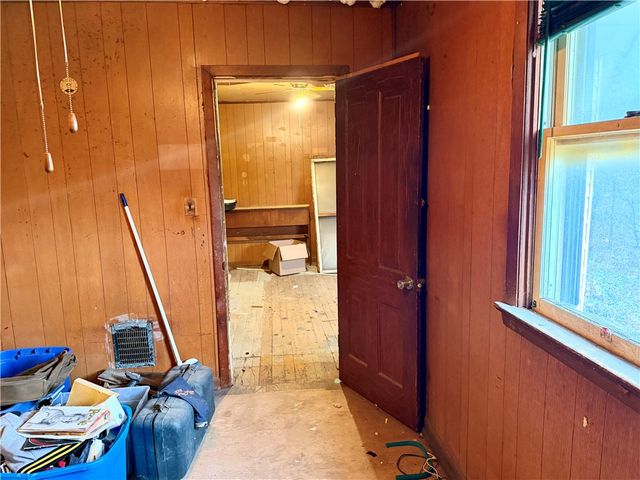 801 Cowan Ave, Jeannette, PA 15644