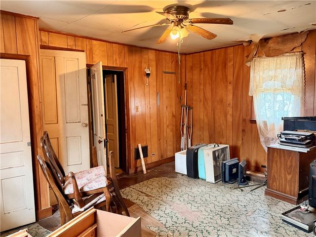 801 Cowan Ave, Jeannette, PA 15644