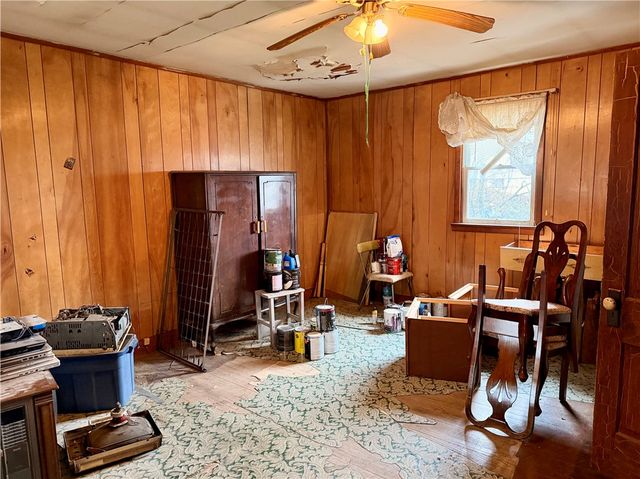 801 Cowan Ave, Jeannette, PA 15644