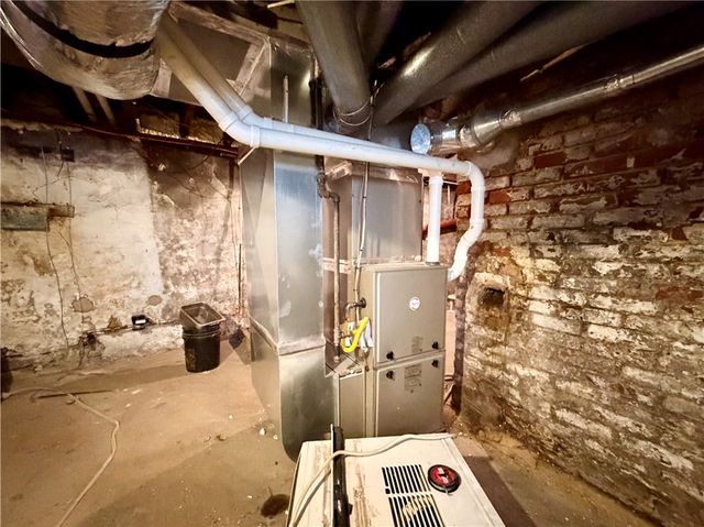 801 Cowan Ave, Jeannette, PA 15644