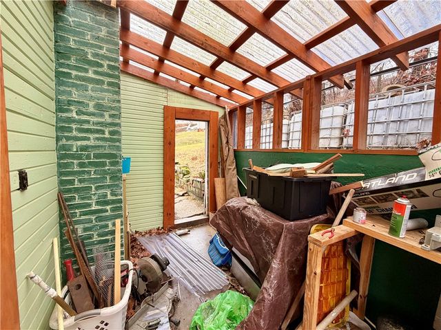 801 Cowan Ave, Jeannette, PA 15644