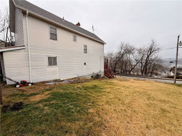 801 Cowan Ave, Jeannette, PA 15644