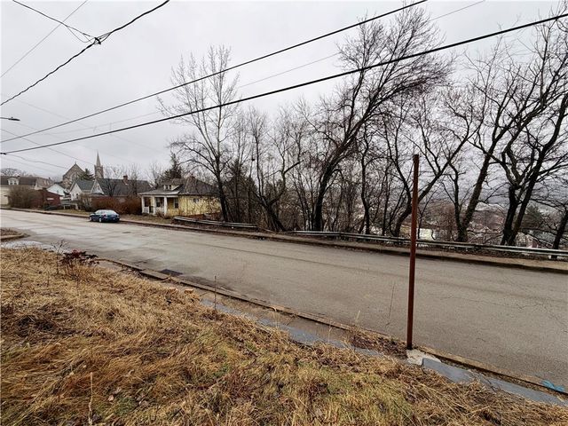 801 Cowan Ave, Jeannette, PA 15644