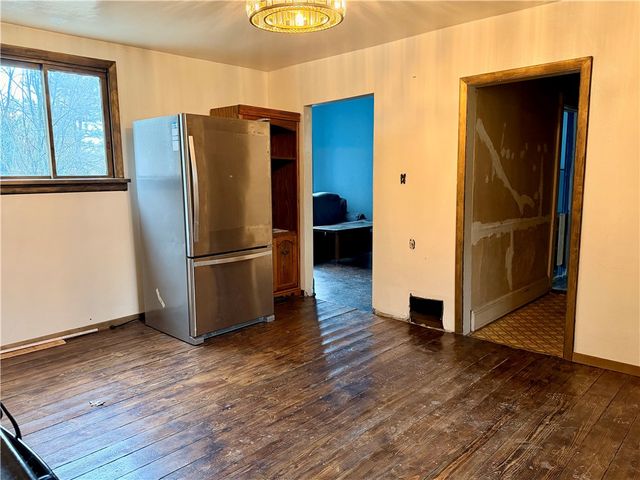 801 Cowan Ave, Jeannette, PA 15644