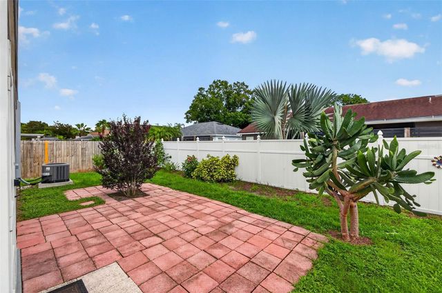 5910 BUTTON QUAIL COURT, Tampa, FL 33624