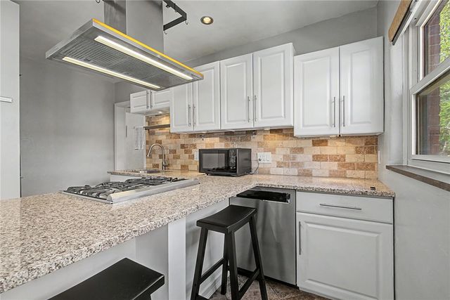 248 Claranna Avenue, Oakwood, OH 45419