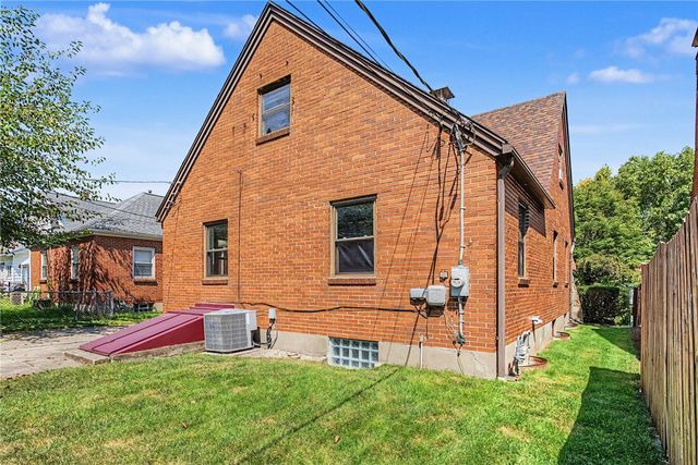 248 Claranna Avenue, Oakwood, OH 45419