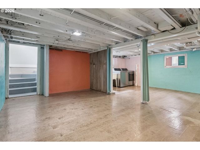 3911 Se LEXINGTON St, Portland, OR 97202