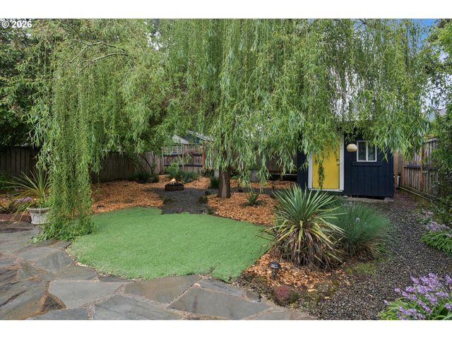 3911 Se LEXINGTON St, Portland, OR 97202