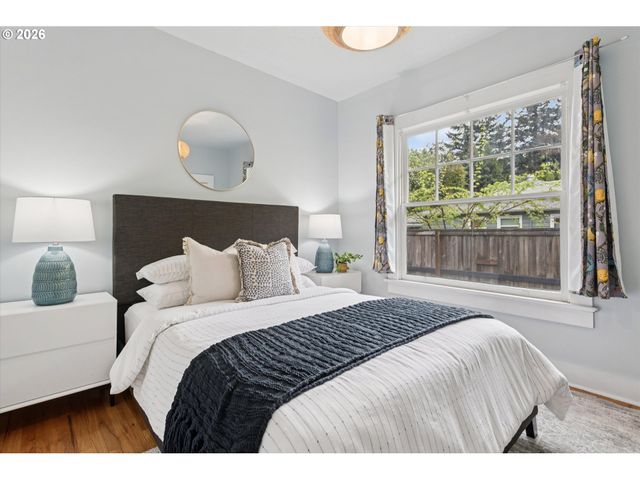 3911 Se LEXINGTON St, Portland, OR 97202