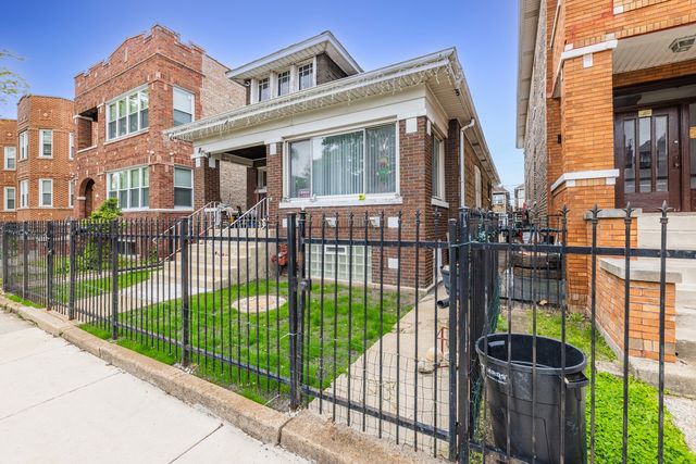 6733 S Campbell Avenue, Chicago, IL 60629